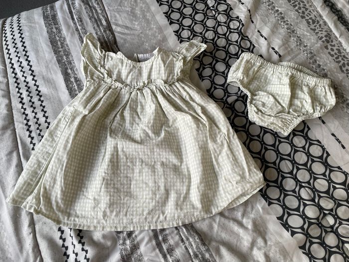 Lots vêtements 6-9 mois ete