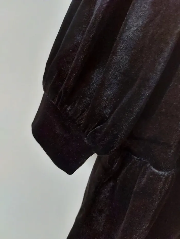 Robe volantée col V en velours ras - photo numéro 4
