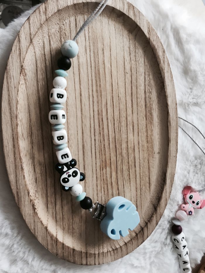 Attache tétine personnalisé feuilles