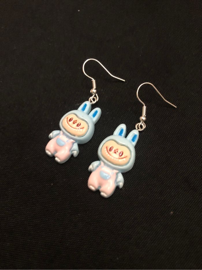 Boucles d’oreilles Labubu bleues neuves - photo numéro 2