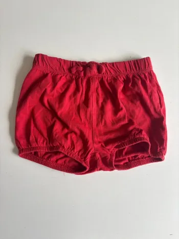 Short rouge