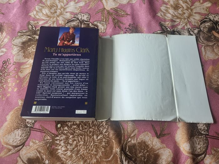 Livre 📖  Tu m' appartiens - photo numéro 5