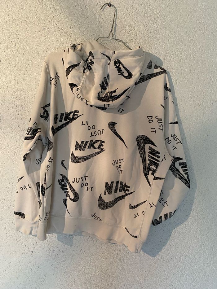 Sweat a capuche Nike taile S - photo numéro 7