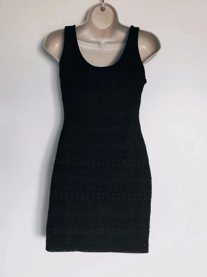 Petite robe noire moulante dentelle géométrique / Manoukian - 36/S à 38/M - photo numéro 6