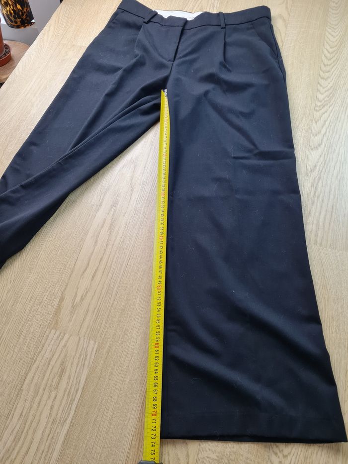 Pantalon noir à pince H et M taille 42 - photo numéro 3