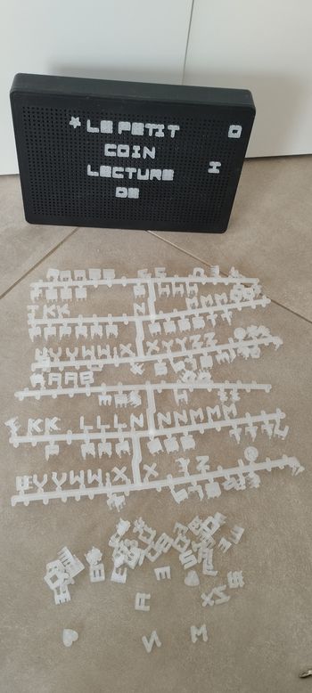 Boîte lumineuse perforé