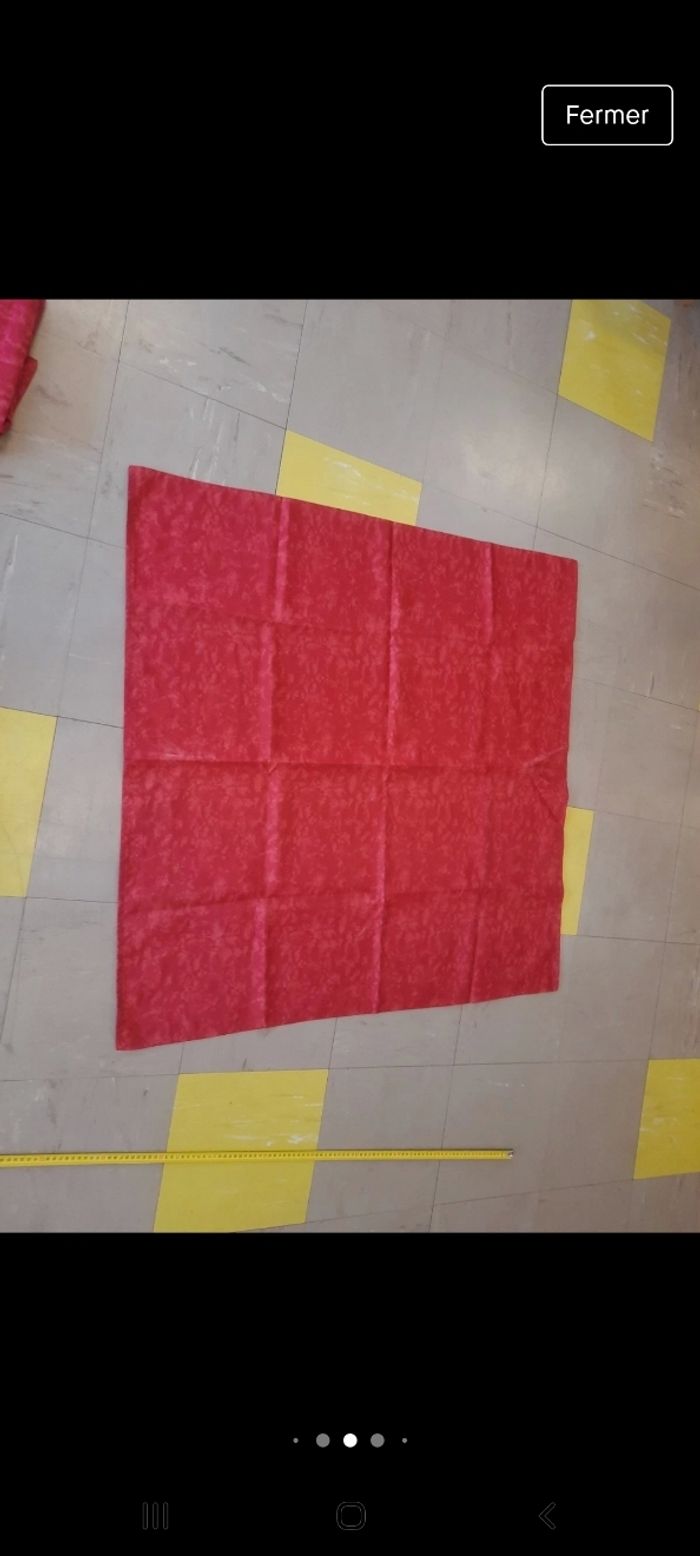 Lot 5 nappes carré 1m rouge bordeaux et rose foncé  idéal décoration anniversaire - photo numéro 3