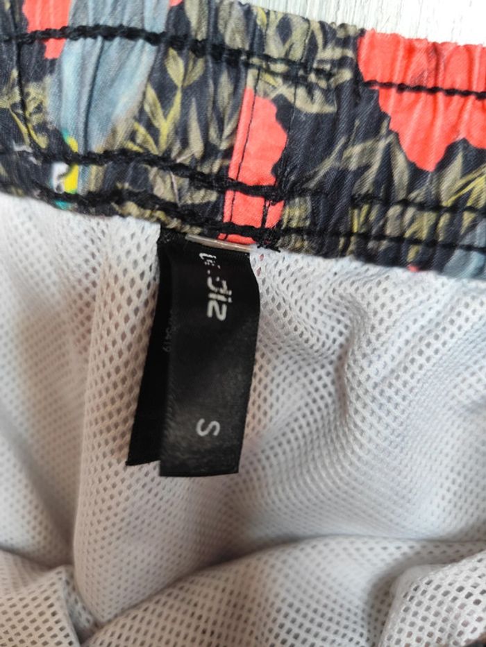 Short de bain T36 - photo numéro 3