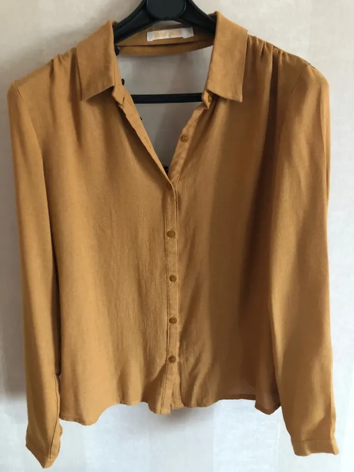 Blouse Cerise Blue dos nu bordé de dentelles - photo numéro 2