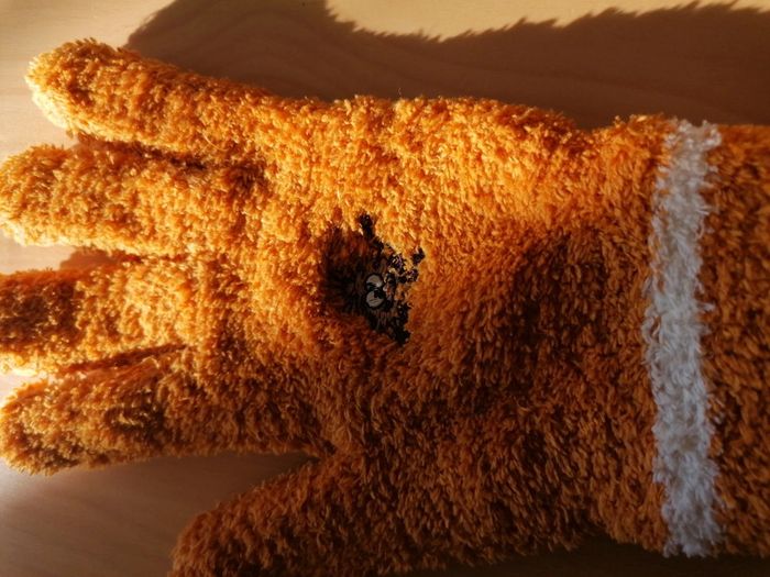 Gants jaunes - photo numéro 2