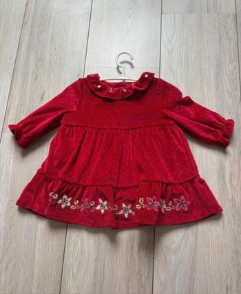 Robe en velour rouge