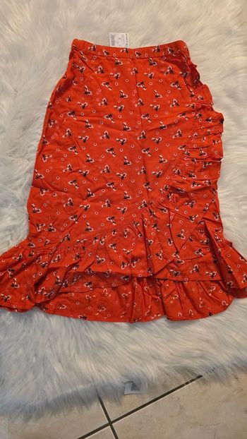 Neuve (non portée) 😍🤩🩷jupe longue 8 ans fille 😍🤩🩷