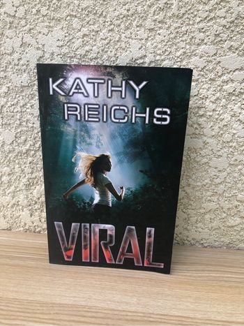 Livre ´ Viral ´ de Kathy Reichs