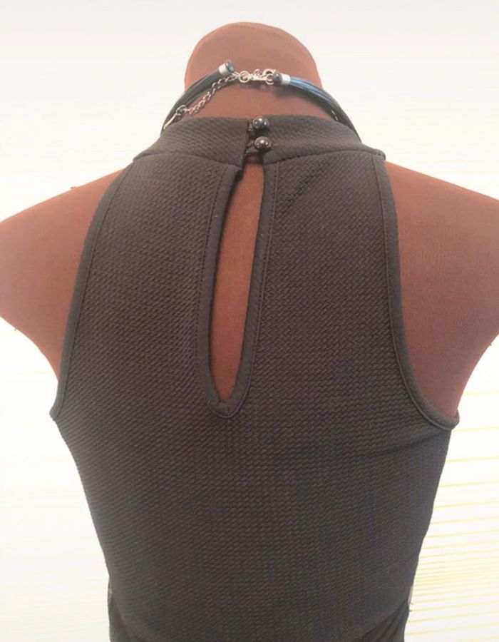Robe moulante détail transparent - photo numéro 3
