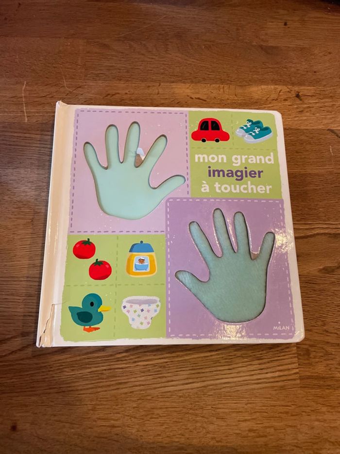 Livre cartonné à toucher Mon grand imagier à toucher