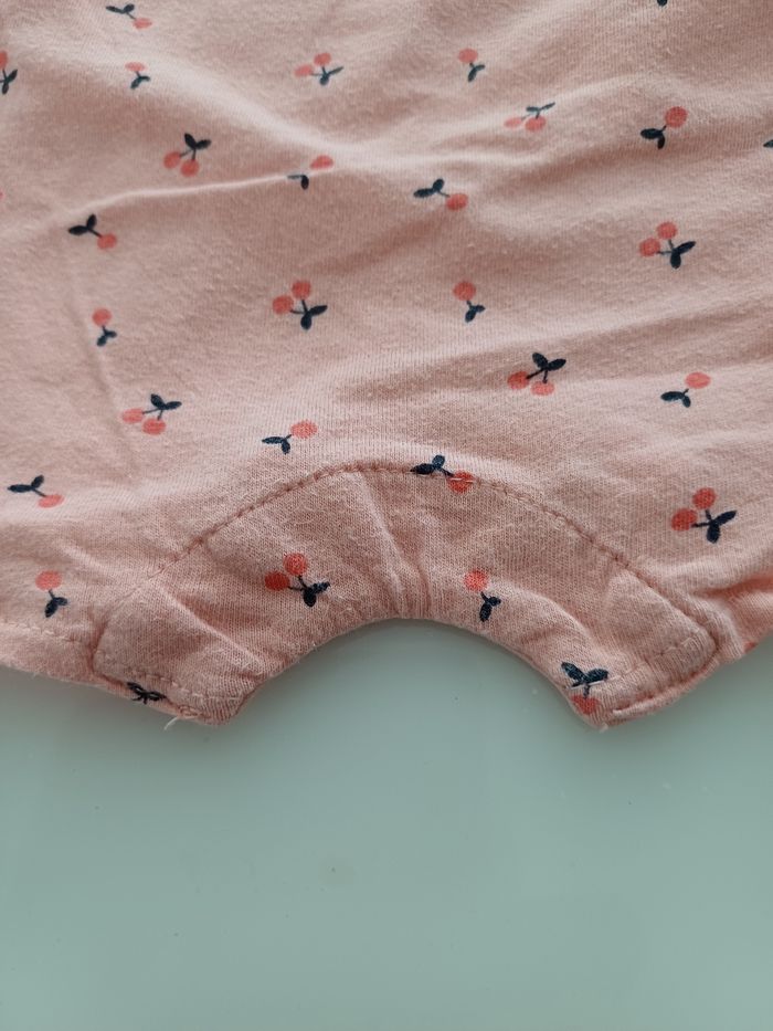 Combishort neuve taille 9 mois - photo numéro 5