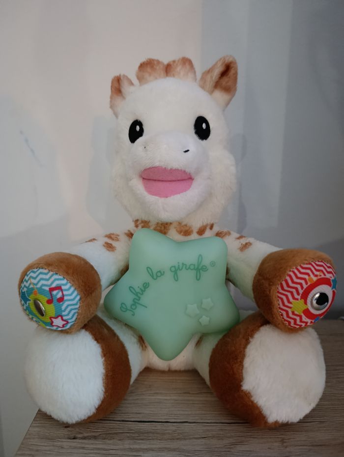 Peluche Sophie La girafe musicale