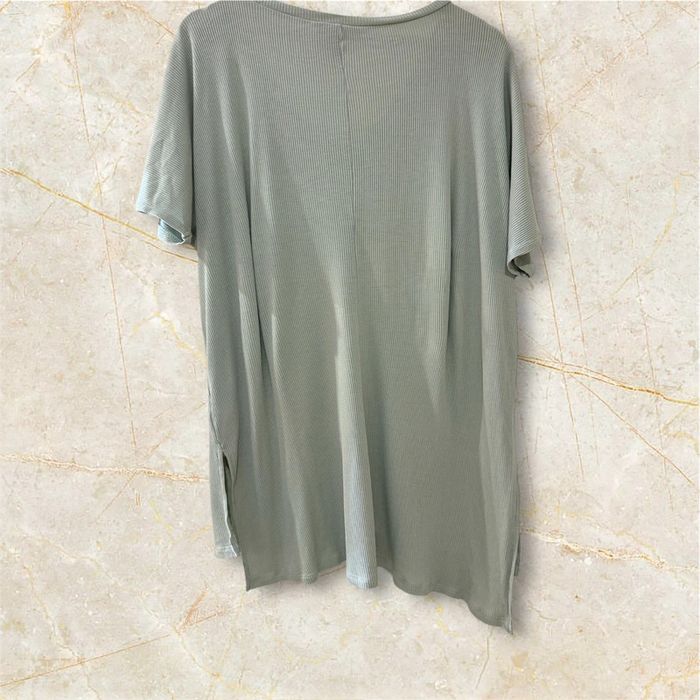 Teeshirt - photo numéro 3