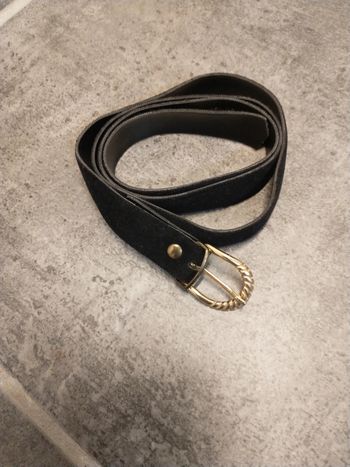 Ceinture en feutrine longueur 98 cm