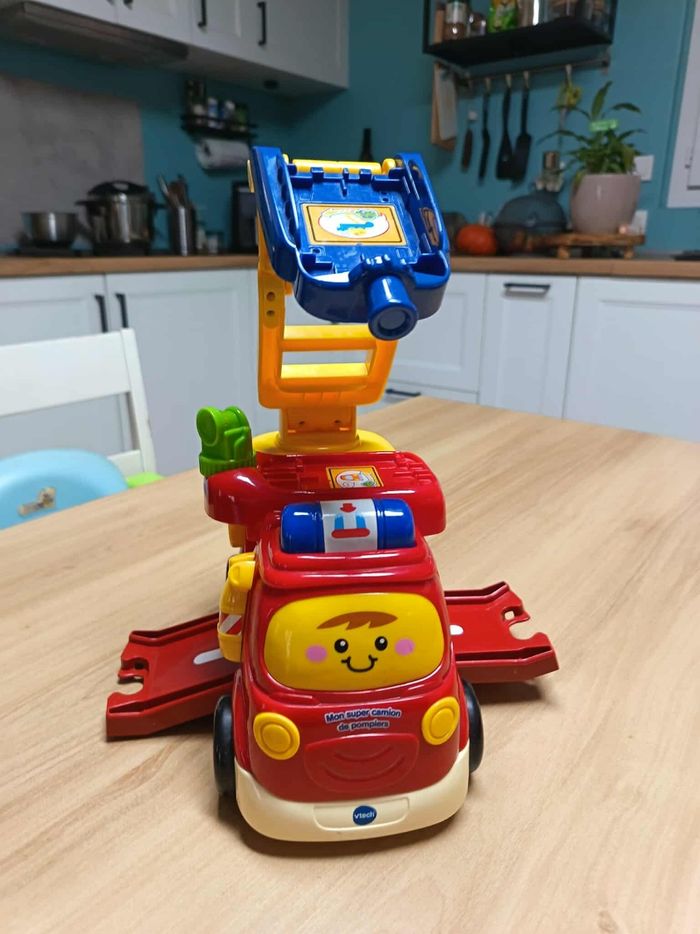 Camion de pompier tut tut bolide