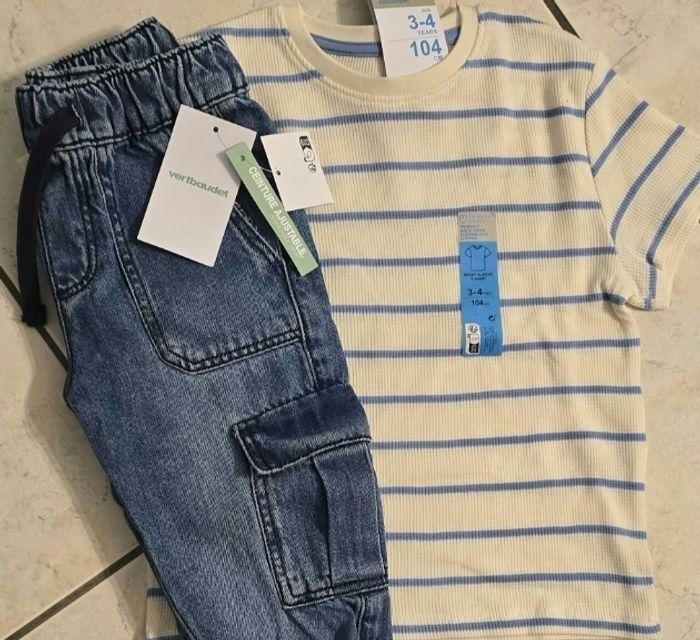 (Neufs non portés) 🏷🤩🥰💙 superbe ensemble teeshirt mc ,jeans cargo 4ans Garçon 💙🥰🤩
