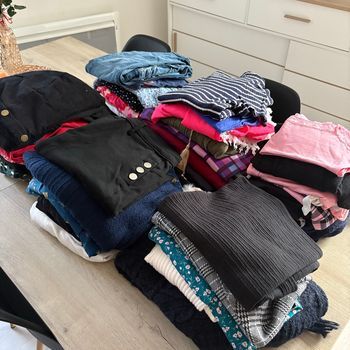 Gros lot d’une 50ene de vêtements femme taille 40