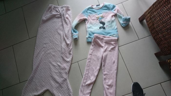 Pyjama polaire Sirène avec queue Neuf 8 ans