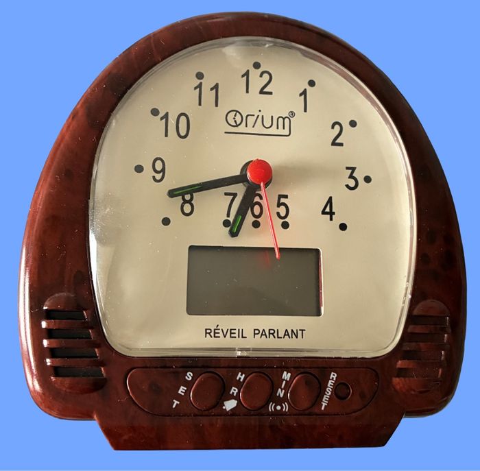 Petit réveil digital et à aiguilles, à piles - photo numéro 3
