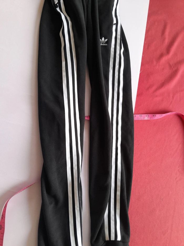 Très beau pantalon de jogging adidas - photo numéro 9