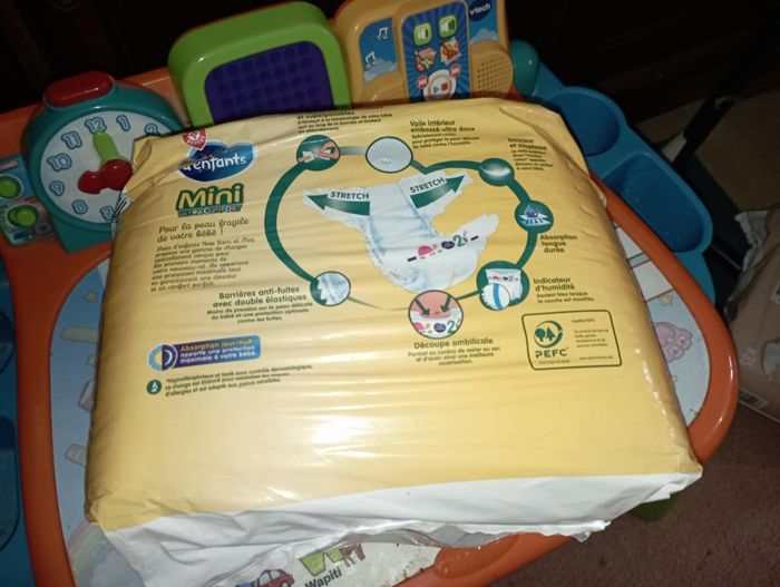 Lots de deux sac de couches numéro 2 neuf avec étiquette. - photo numéro 2