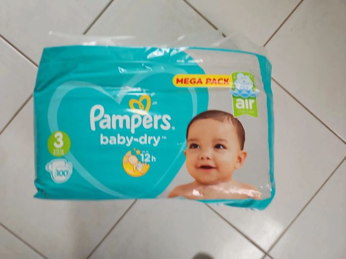 Paquet de 100 couches Pampers taille 3 Neuf - photo numéro 2
