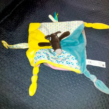 Doudou Loup Plat Rose Vert Jaune Gris Auzou