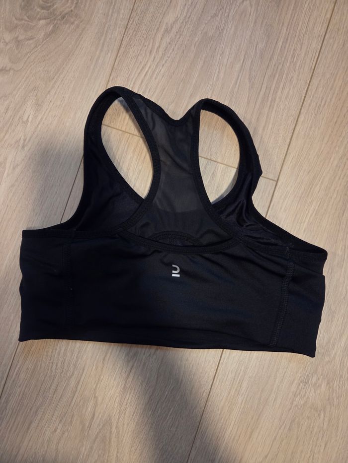 Haut de gym 8ans - photo numéro 2