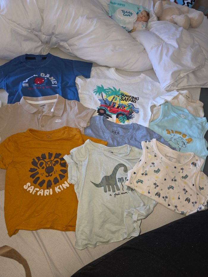 Lot tee shirts 24 mois