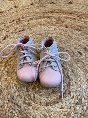 Chaussures bébé fille taille 18 Pat & Ripaton