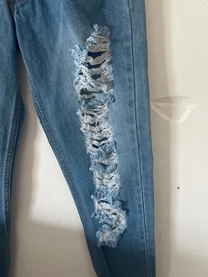 Jean bleu à trous n°472 - photo numéro 2