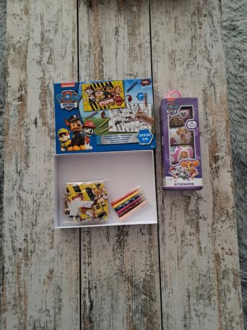 Puzzle à colorier avec autocollants Neuf