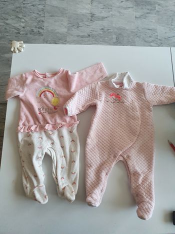 2 pyjamas chaud bébé fille taille 3 mois