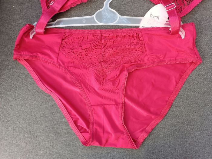 Ensemble lingerie - photo numéro 3