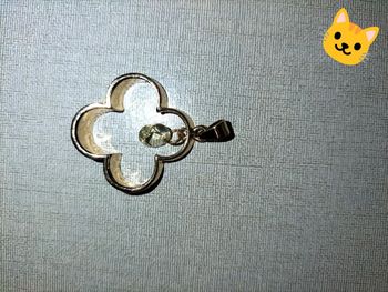 Pendentif fleur perle brillante