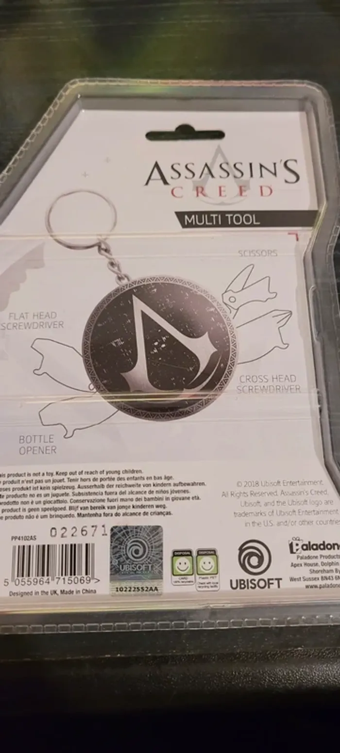 Porte clé multi tool assassin's creed - photo numéro 2