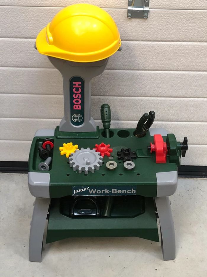 Établi Work Bench Bosch + casque et outils