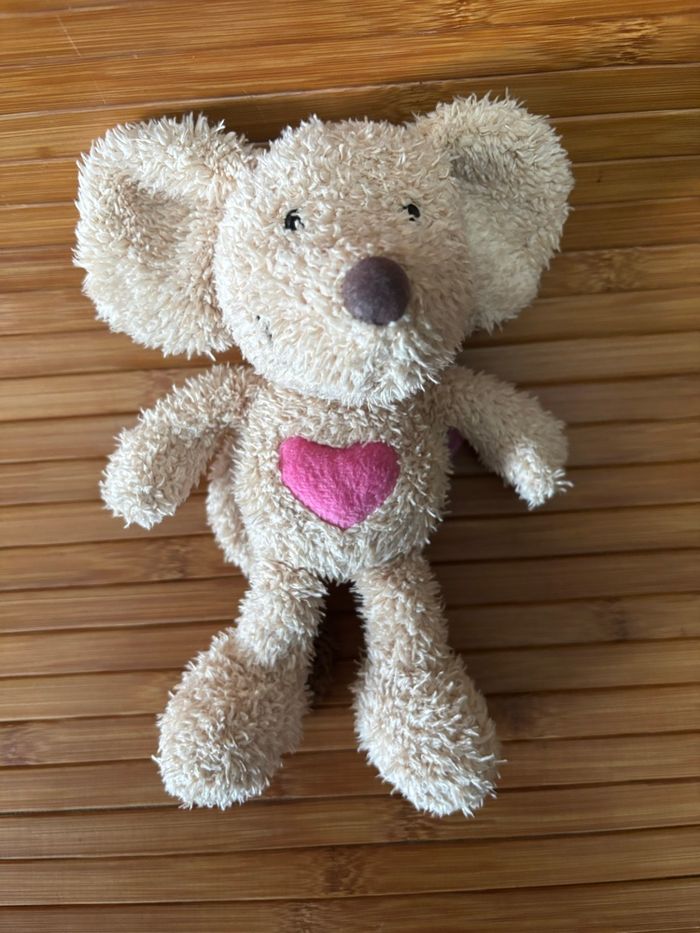 Doudou souris beige cœur rose Lillebi
