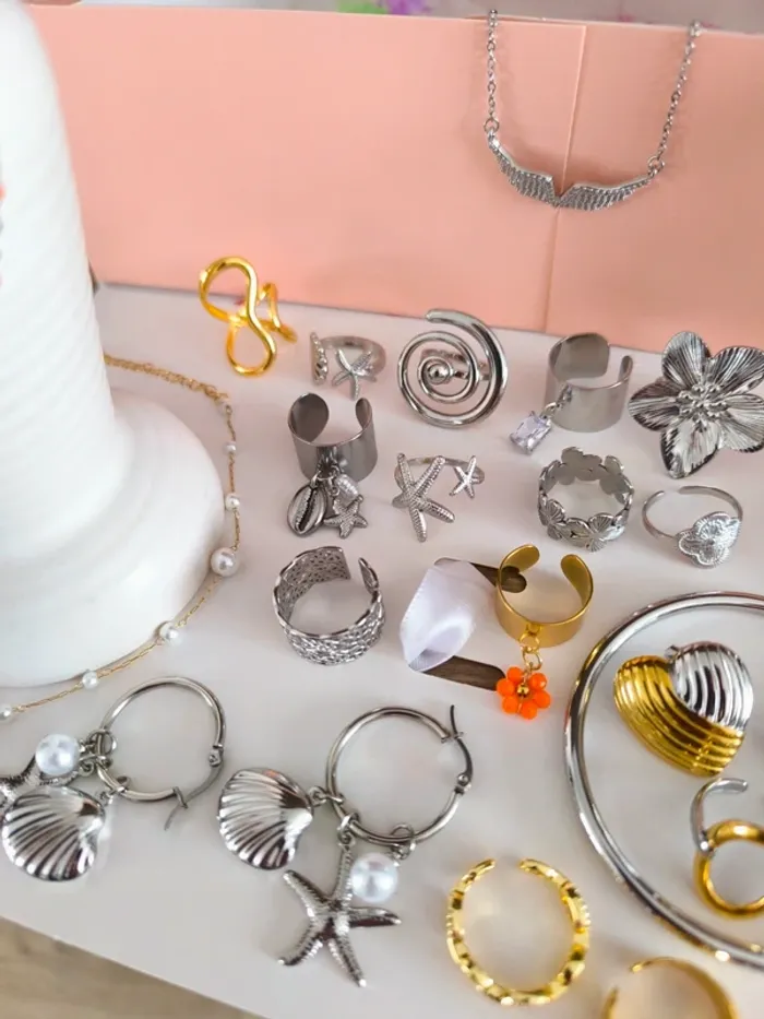 Lot de 50 bijoux dorés et argentés - photo numéro 4
