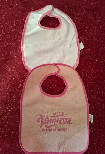 Lot de 2 bavoirs à scratch 6 mois