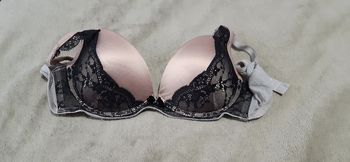 Soutien gorge rose et noir