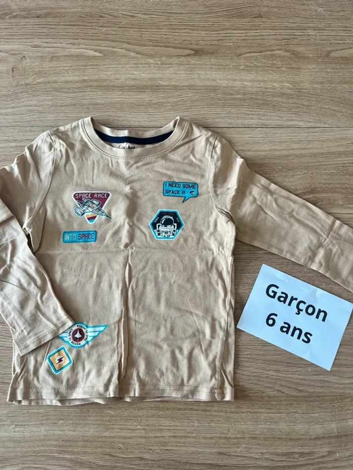 Tee shirt