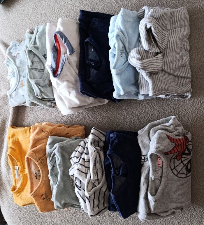 Lot 12 pyjamas velour 3 mois