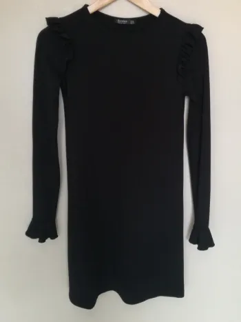Petite robe noire moulante Bershka 36