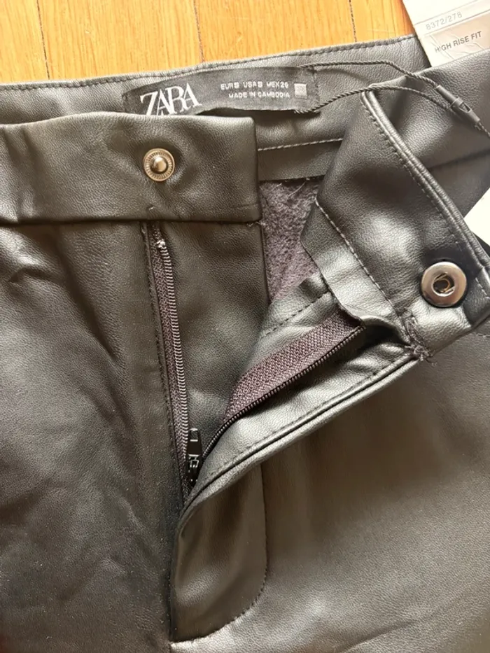 Pantalon similicuir noir Zara - photo numéro 3